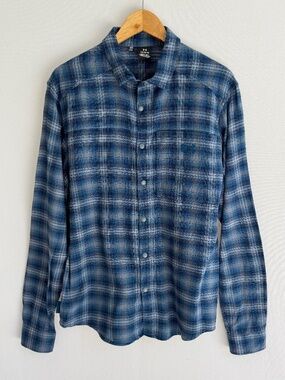 UNDER ARMOUR Men’s Large Blue Plaid 100% Cotton Button Front Shirt